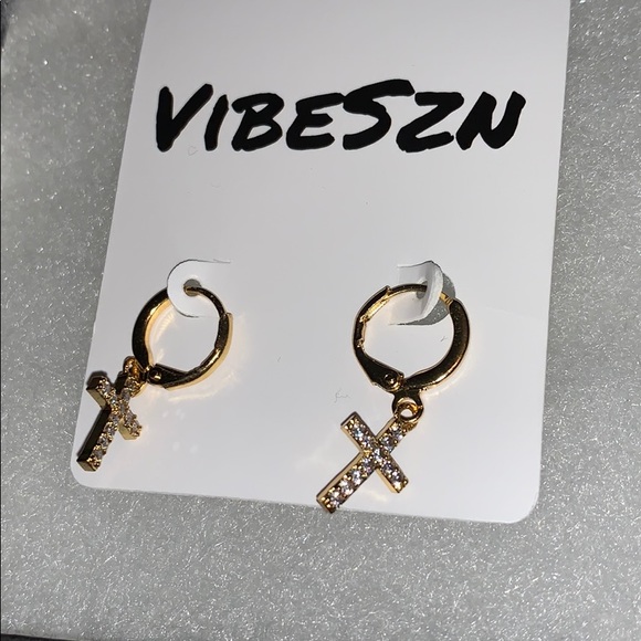 Small gold cross dangling earrings - Picture 2 of 2